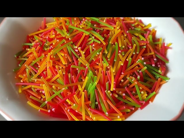 رنگین سویاں کھلی